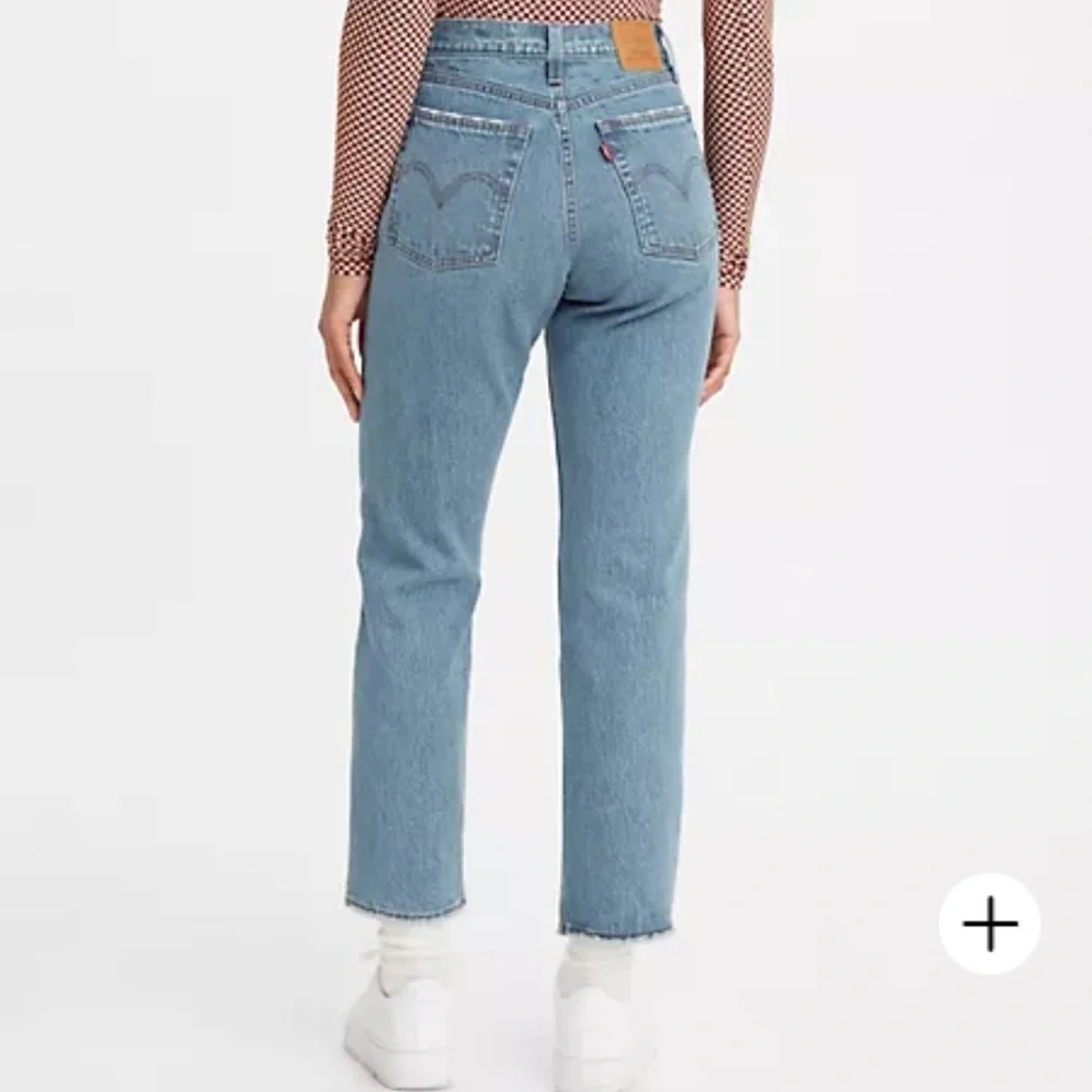 Levi’s | Wedgie Straight Fit Women’s Jeans in Salsa Spice - Dark Wash - Picture 2 of 12